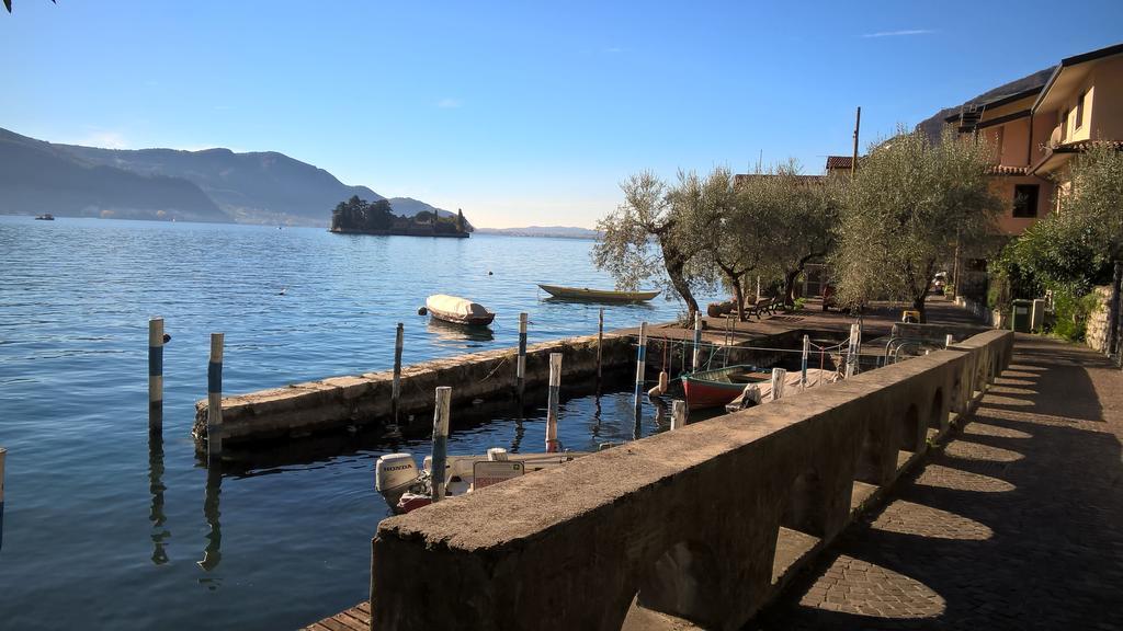 Residenza Borgo Antico Appartement Monte Isola Buitenkant foto